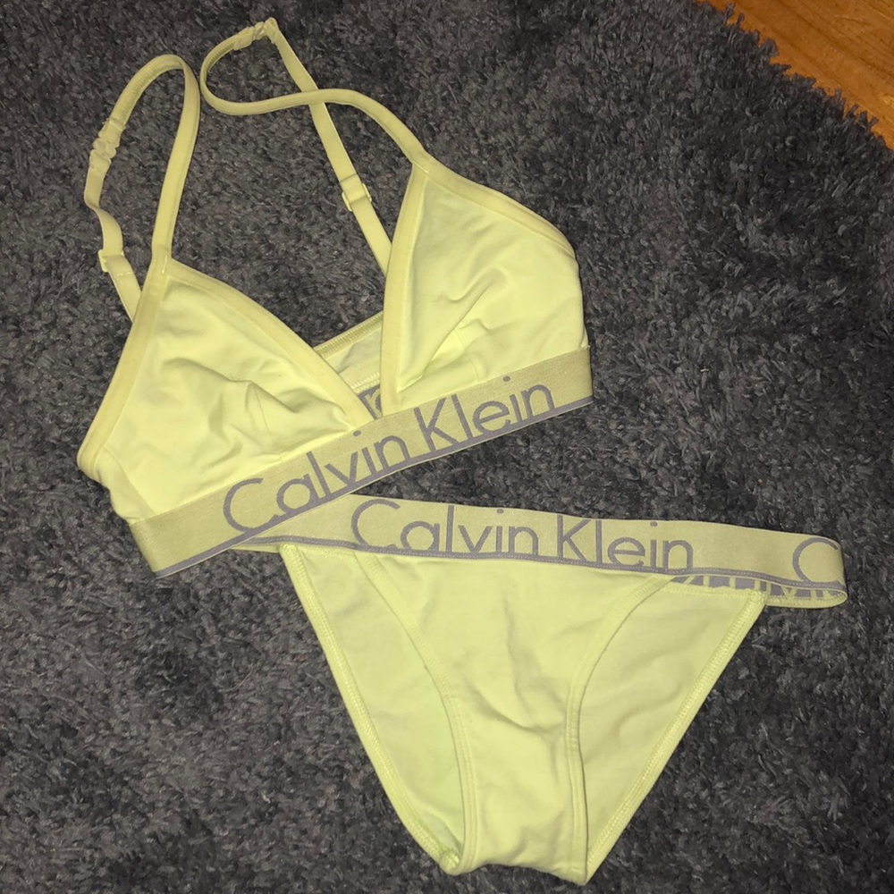 NWOT Calvin Klein set
